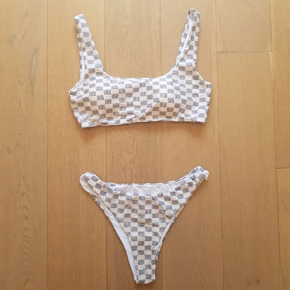 LV Bikini - Picture 4 of 6